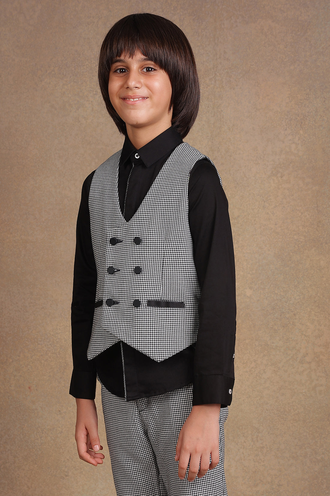 One Friday Kids Boys White & Black Checks Waist Coat