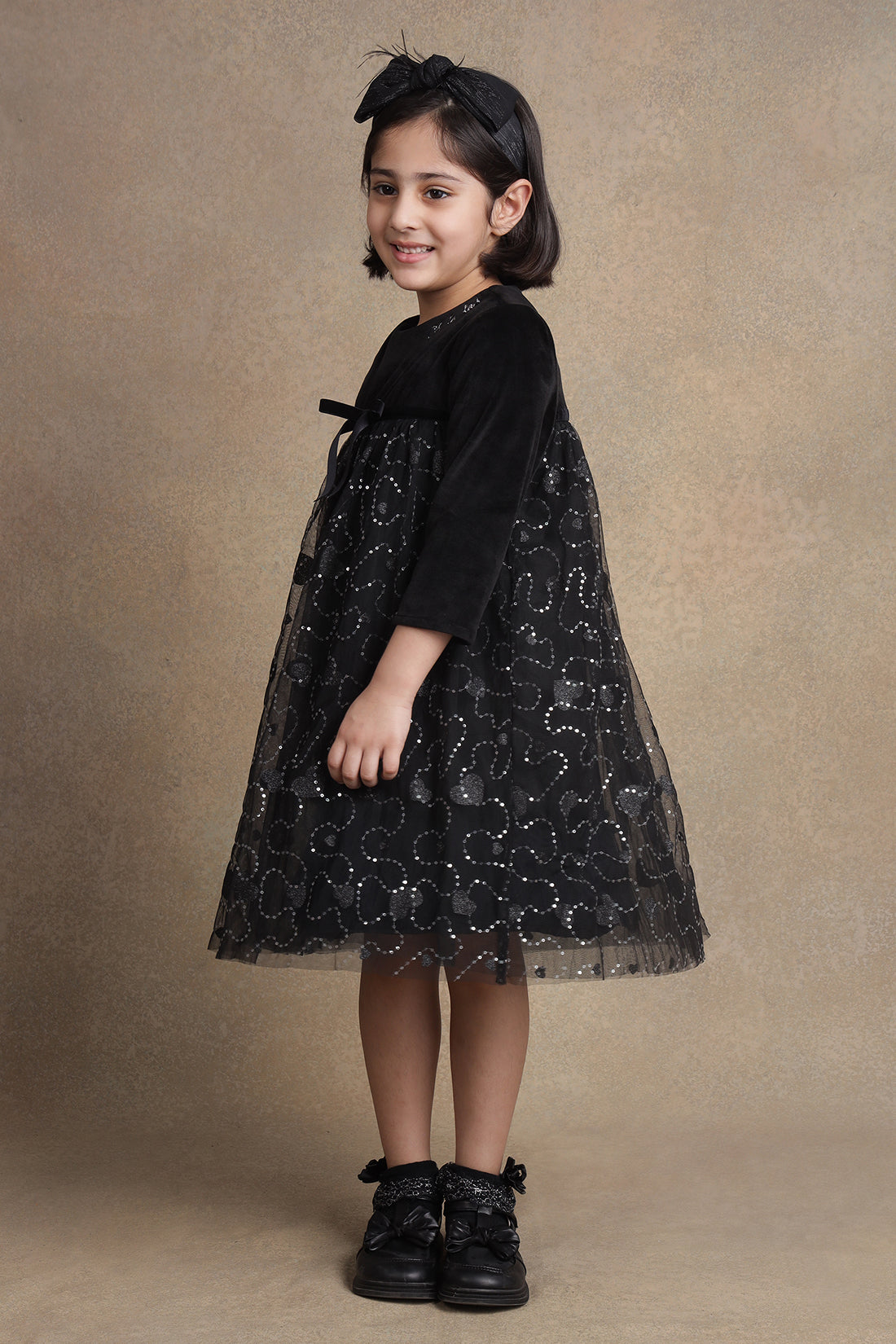 One Friday Kids Girls Black Glitter Heart W Sequence Dress