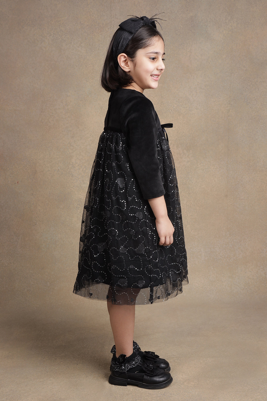 One Friday Kids Girls Black Glitter Heart W Sequence Dress